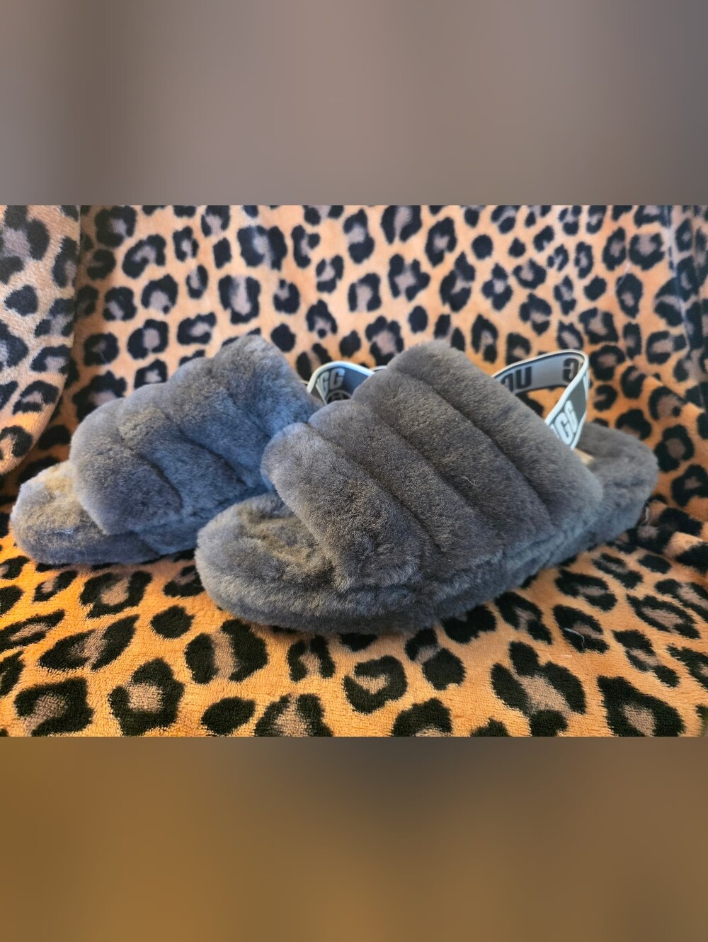 UGG womens Fluff Yeah fuzzy shearling sheepskin slippers gray Size 10 EUC